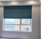 Màn ROMAN xếp lớp đẹp cho cửa sổ phòng ngủ.
